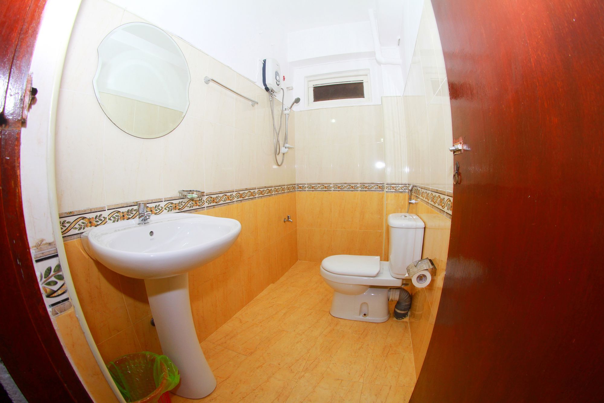Milano Inn Нувара Елия Екстериор снимка