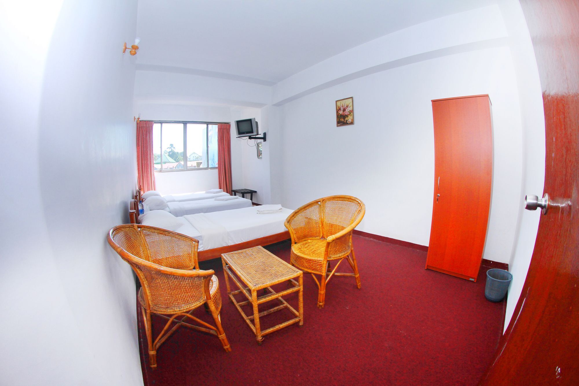 Milano Inn Нувара Елия Екстериор снимка